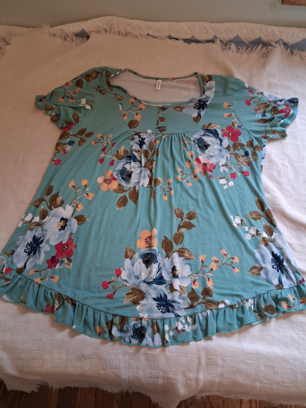 Floral Scoop-Neck Tunic in Mint Green with Ruffle Hem